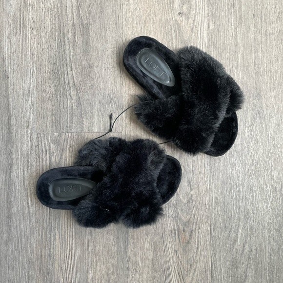 NWT LOFT Cross Front Fuzzy Slides Black Small (5/6) - Picture 2 of 8